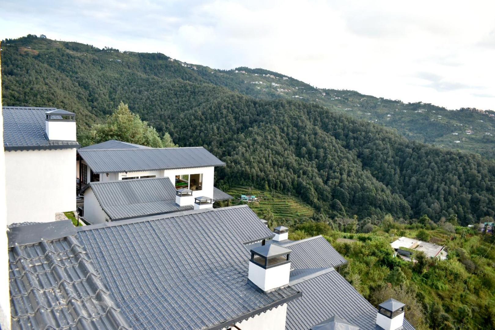 Rega Manivedya The Jungle Trail Resort マックトシュワー エクステリア 写真