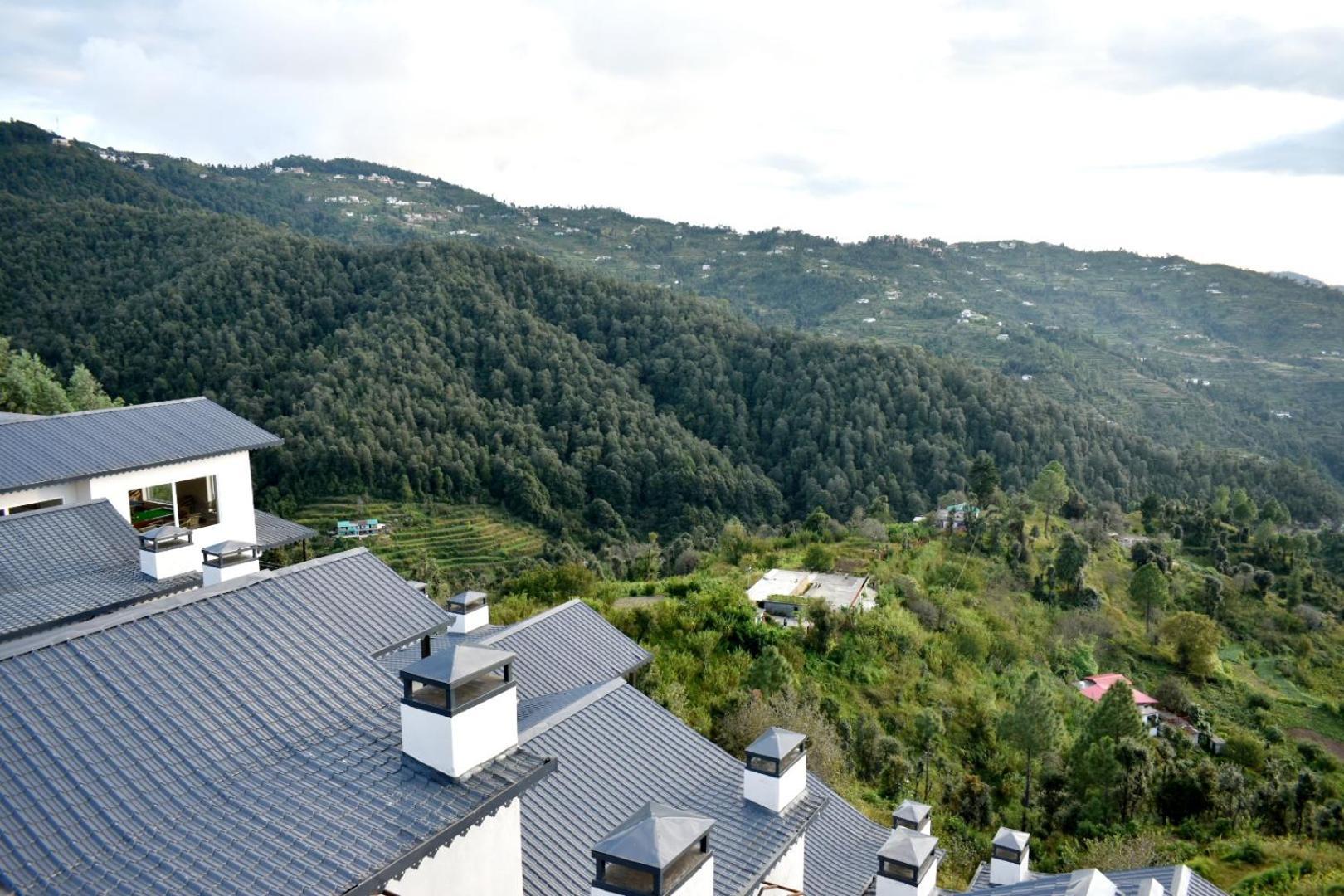 Rega Manivedya The Jungle Trail Resort マックトシュワー エクステリア 写真