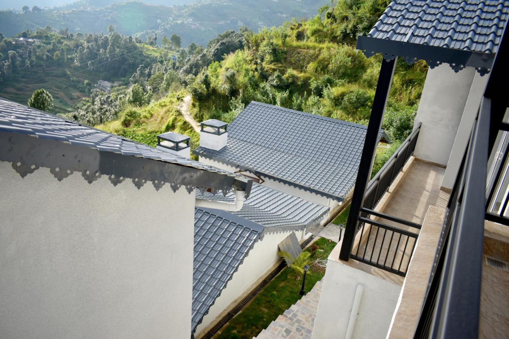 Rega Manivedya The Jungle Trail Resort マックトシュワー エクステリア 写真